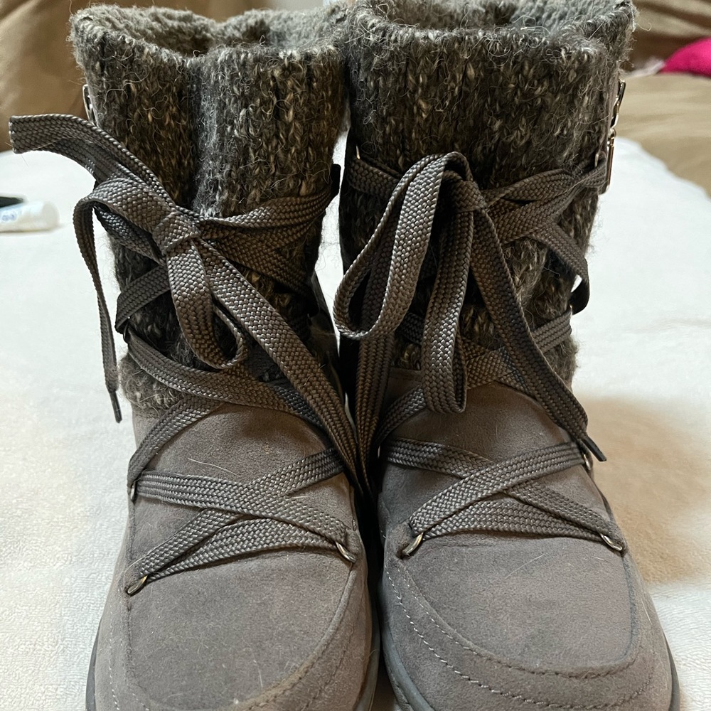 Guess boots